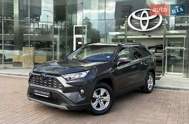 Позашляховик / Кросовер Toyota RAV4 2020 в Києві