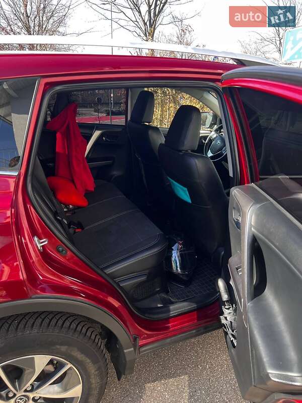 Внедорожник / Кроссовер Toyota RAV4 2018 в Днепре