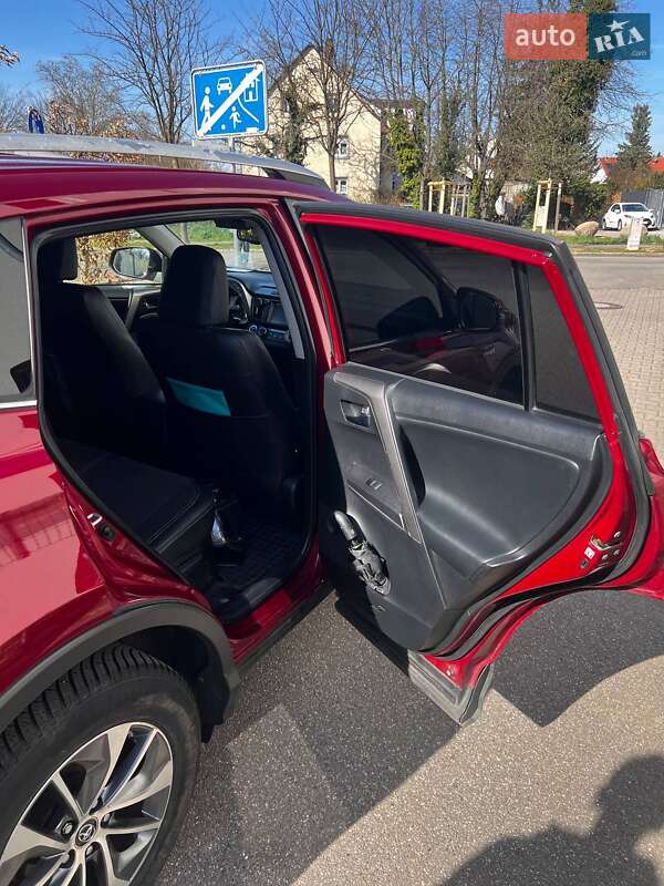 Внедорожник / Кроссовер Toyota RAV4 2018 в Днепре