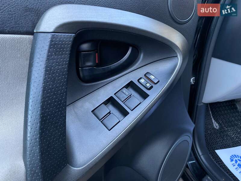 Позашляховик / Кросовер Toyota RAV4 2012 в Вінниці