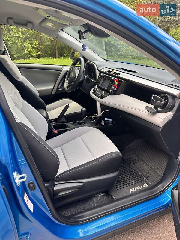 Позашляховик / Кросовер Toyota RAV4 2018 в Києві