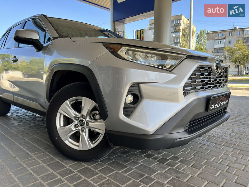 Внедорожник / Кроссовер Toyota RAV4 2021 в Николаеве