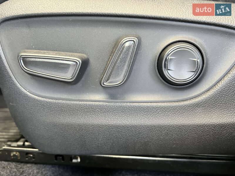 Внедорожник / Кроссовер Toyota RAV4 2021 в Николаеве