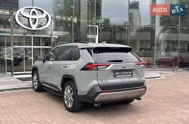 Позашляховик / Кросовер Toyota RAV4 2023 в  фото 2 Позашляховик / Кросовер Toyota RAV4 2023 в