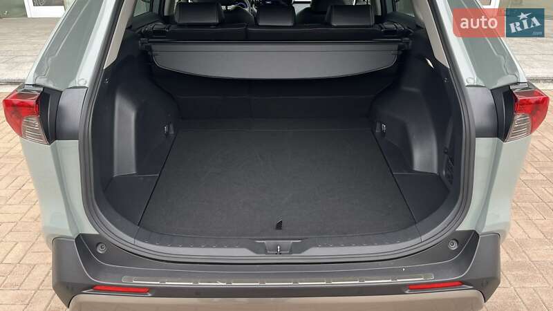 Позашляховик / Кросовер Toyota RAV4 2023 в Києві