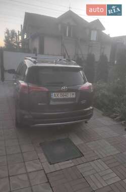 Внедорожник / Кроссовер Toyota RAV4 2016 в Черкассах