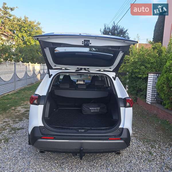 Внедорожник / Кроссовер Toyota RAV4 2019 в Ивано-Франковске