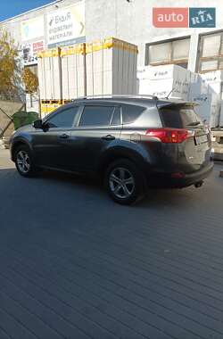 Внедорожник / Кроссовер Toyota RAV4 2015 в 