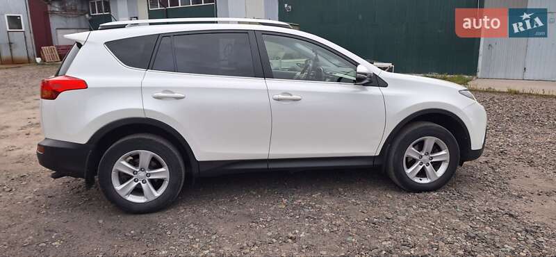 Позашляховик / Кросовер Toyota RAV4 2013 в Харкові