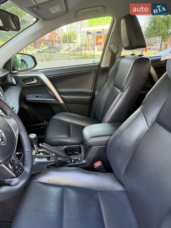 Позашляховик / Кросовер Toyota RAV4 2015 в Києві фото 11 Позашляховик / Кросовер Toyota RAV4 2015 в Києві