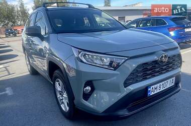 Внедорожник / Кроссовер Toyota RAV4 2020 в Житомире