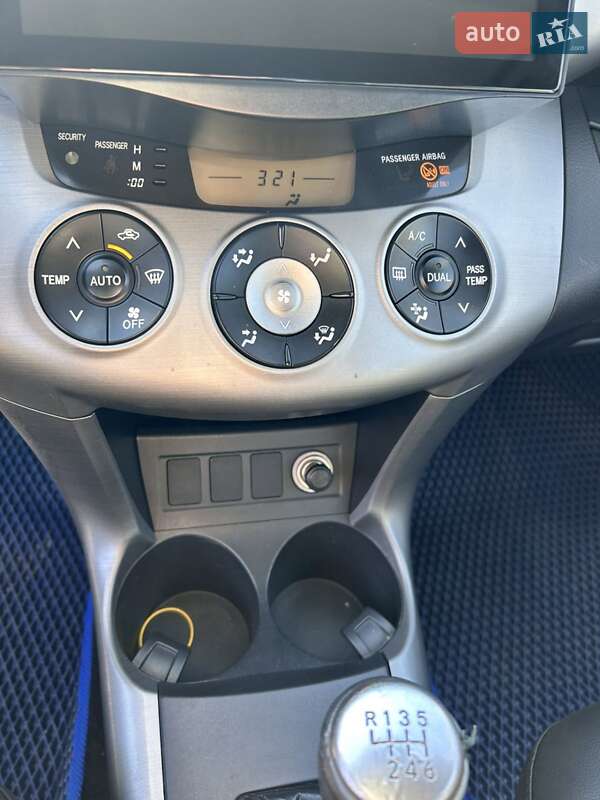 Внедорожник / Кроссовер Toyota RAV4 2005 в Золотоноше фото 4 Внедорожник / Кроссовер Toyota RAV4 2005 в Золотоноше