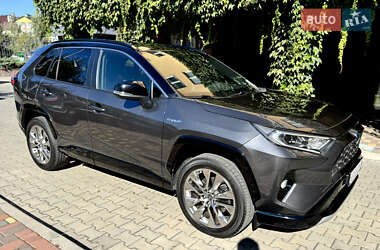 Внедорожник / Кроссовер Toyota RAV4 2020 в Киеве