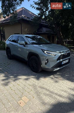 Внедорожник / Кроссовер Toyota RAV4 2020 в Ровно