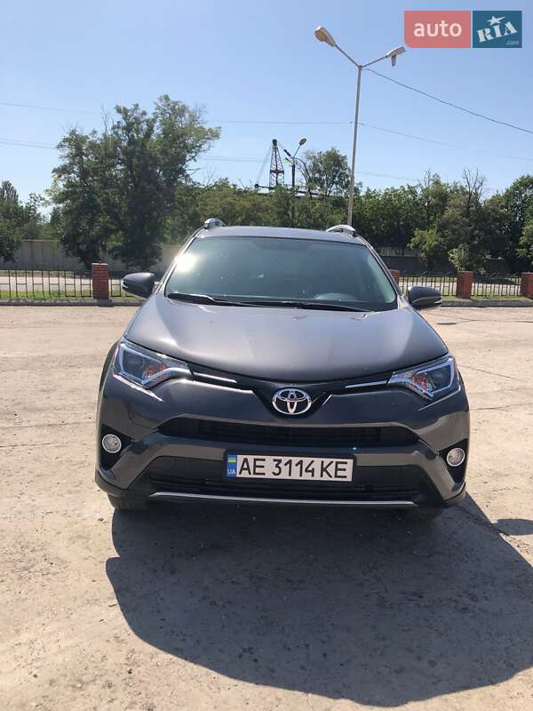 Внедорожник / Кроссовер Toyota RAV4 2016 в Никополе