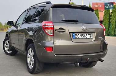 Внедорожник / Кроссовер Toyota RAV4 2010 в 