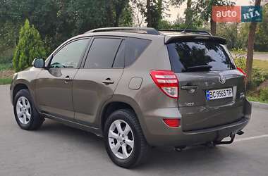 Внедорожник / Кроссовер Toyota RAV4 2010 в 