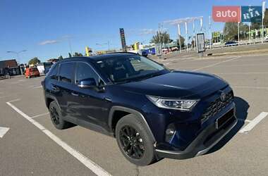Внедорожник / Кроссовер Toyota RAV4 2019 в Киеве