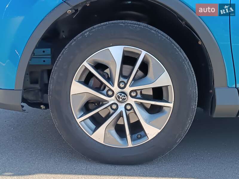 Позашляховик / Кросовер Toyota RAV4 2017 в Києві фото 35 Позашляховик / Кросовер Toyota RAV4 2017 в Києві