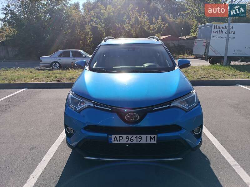 Позашляховик / Кросовер Toyota RAV4 2017 в Києві фото 10 Позашляховик / Кросовер Toyota RAV4 2017 в Києві