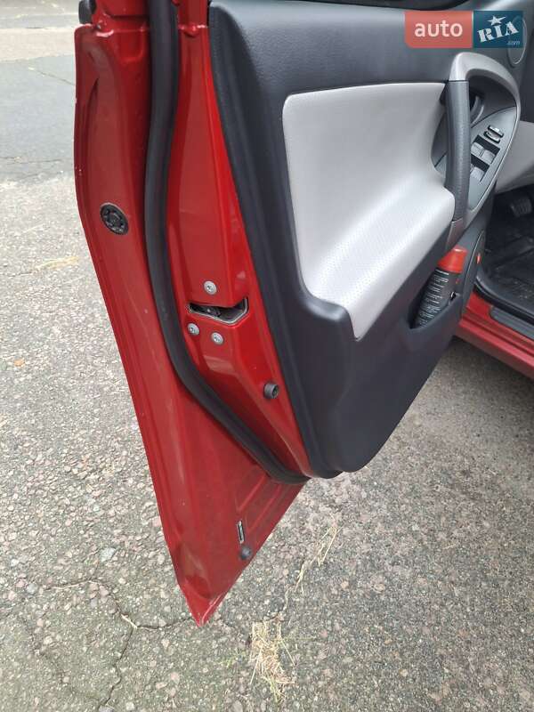 Внедорожник / Кроссовер Toyota RAV4 2006 в Киеве фото 12 Внедорожник / Кроссовер Toyota RAV4 2006 в Киеве