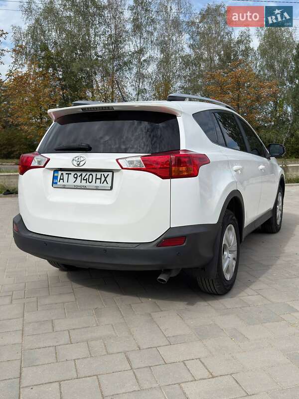 Внедорожник / Кроссовер Toyota RAV4 2015 в Долине фото 9 Внедорожник / Кроссовер Toyota RAV4 2015 в Долине