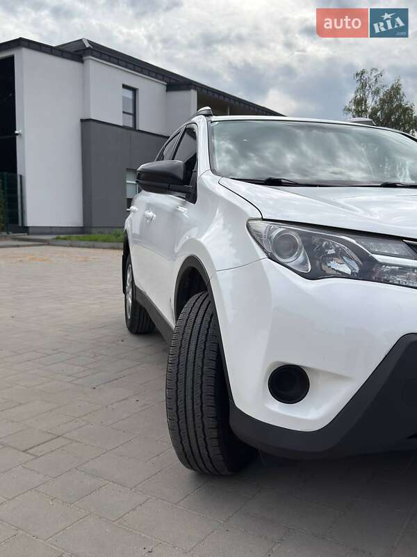 Внедорожник / Кроссовер Toyota RAV4 2015 в Долине фото 27 Внедорожник / Кроссовер Toyota RAV4 2015 в Долине