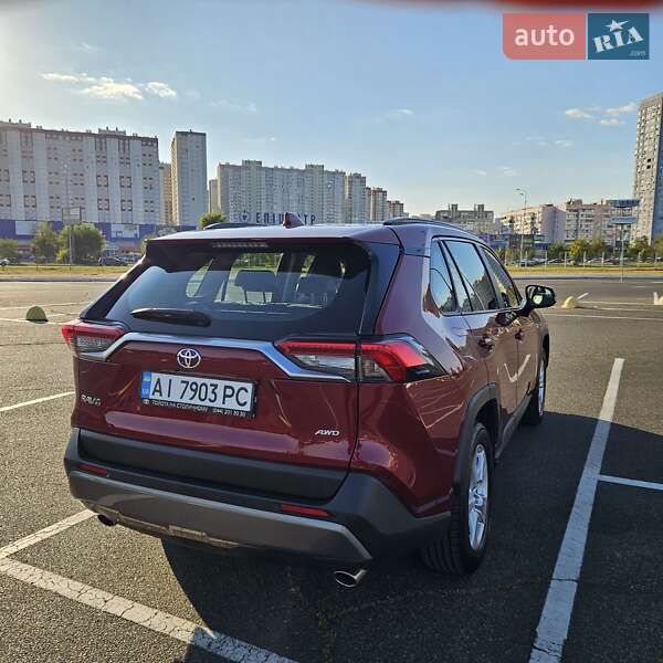 Позашляховик / Кросовер Toyota RAV4 2019 в Києві