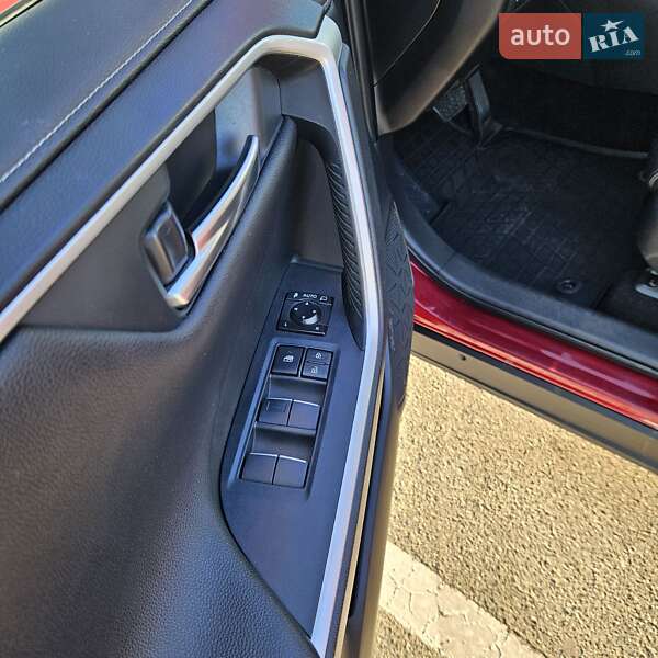 Позашляховик / Кросовер Toyota RAV4 2019 в Києві