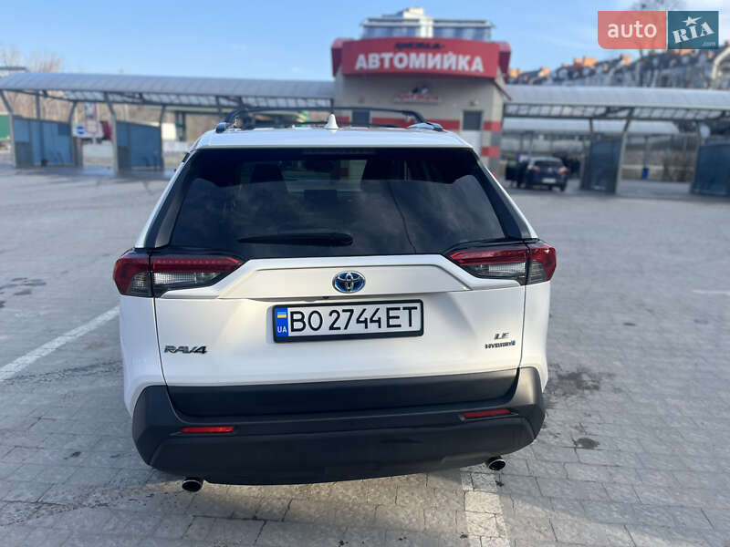 Внедорожник / Кроссовер Toyota RAV4 2019 в Тернополе