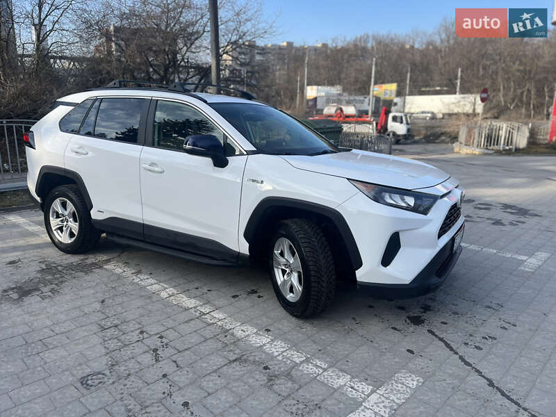 Внедорожник / Кроссовер Toyota RAV4 2019 в Тернополе