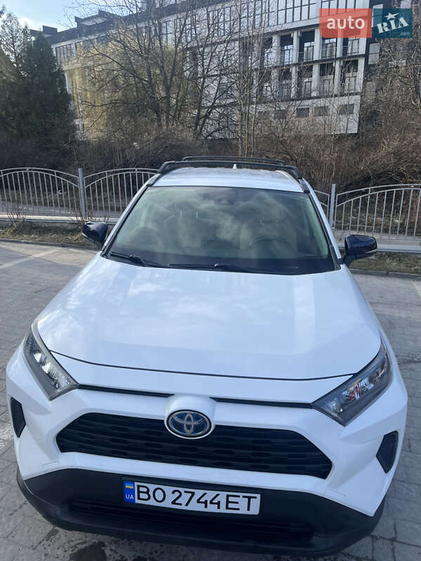 Внедорожник / Кроссовер Toyota RAV4 2019 в Тернополе