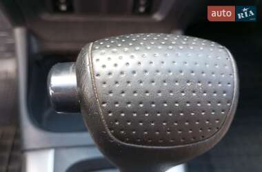 Внедорожник / Кроссовер Toyota RAV4 2004 в 