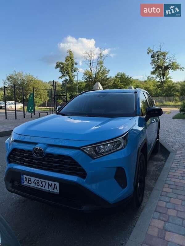 Позашляховик / Кросовер Toyota RAV4 2021 в Києві