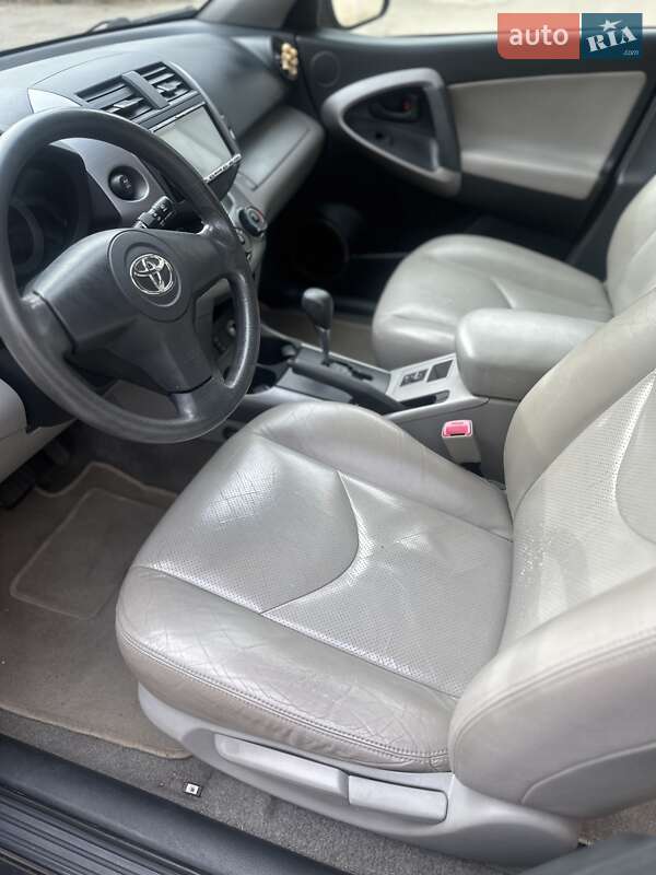 Внедорожник / Кроссовер Toyota RAV4 2008 в Львове