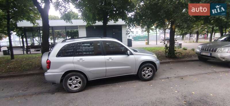 Позашляховик / Кросовер Toyota RAV4 2003 в Білій Церкві