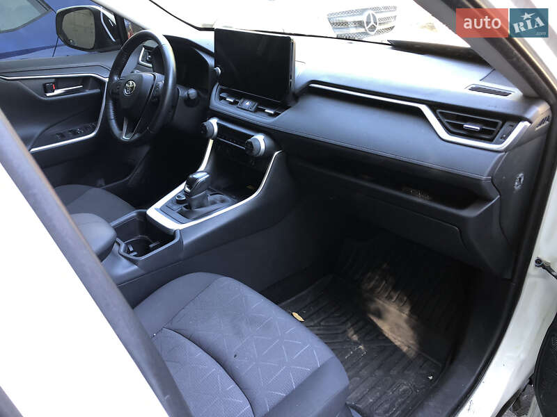 Внедорожник / Кроссовер Toyota RAV4 2023 в Киеве фото 7 Внедорожник / Кроссовер Toyota RAV4 2023 в Киеве