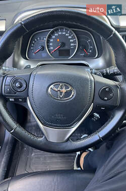 Внедорожник / Кроссовер Toyota RAV4 2014 в 