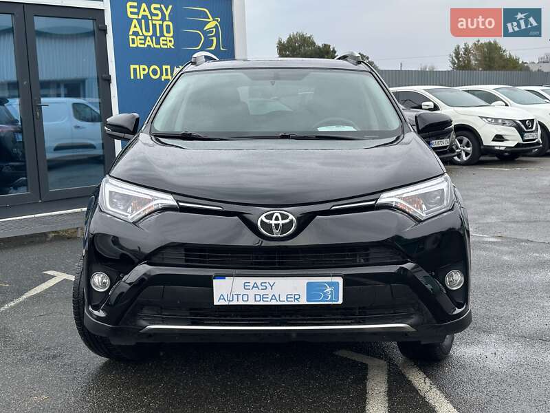 Внедорожник / Кроссовер Toyota RAV4 2016 в Киеве