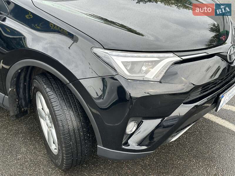 Внедорожник / Кроссовер Toyota RAV4 2016 в Киеве