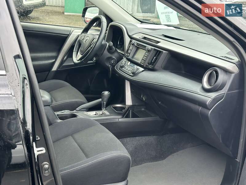 Внедорожник / Кроссовер Toyota RAV4 2016 в Киеве