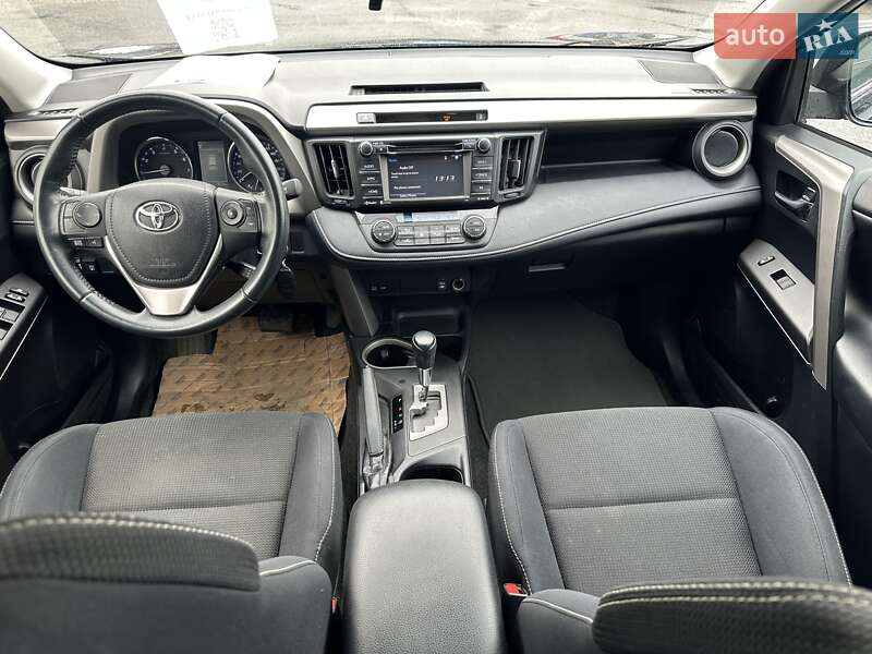 Внедорожник / Кроссовер Toyota RAV4 2016 в Киеве