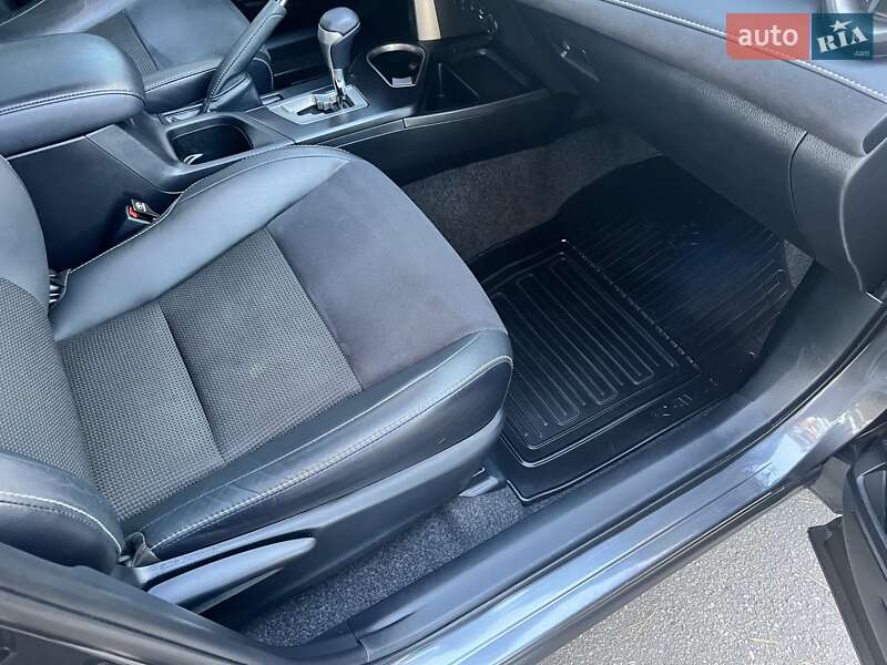 Внедорожник / Кроссовер Toyota RAV4 2018 в Чернигове