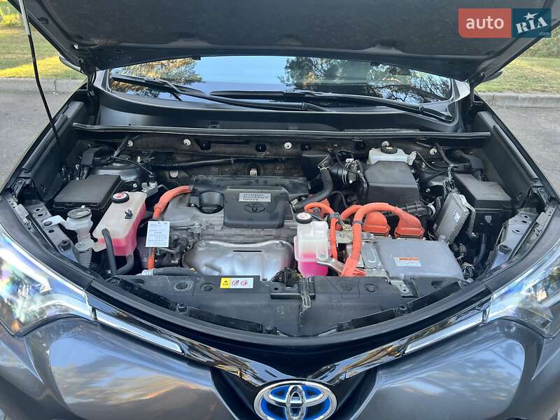 Внедорожник / Кроссовер Toyota RAV4 2018 в Чернигове