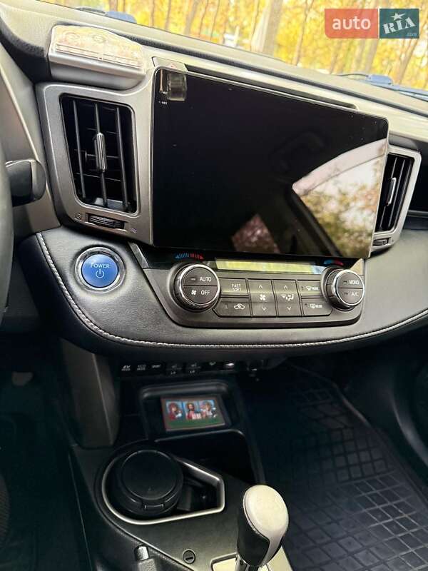 Позашляховик / Кросовер Toyota RAV4 2018 в Чугуєві фото 12 Позашляховик / Кросовер Toyota RAV4 2018 в Чугуєві