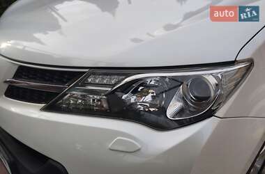 Внедорожник / Кроссовер Toyota RAV4 2013 в 