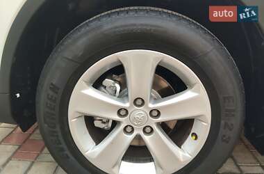 Внедорожник / Кроссовер Toyota RAV4 2013 в 