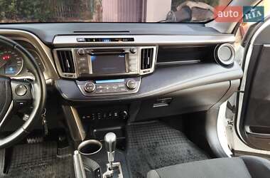 Внедорожник / Кроссовер Toyota RAV4 2013 в 