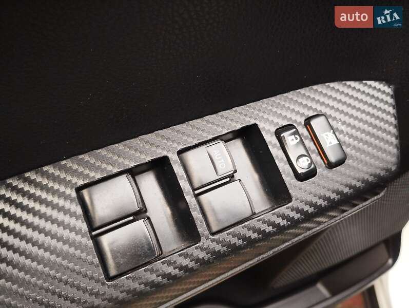 Позашляховик / Кросовер Toyota RAV4 2013 в Одесі