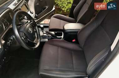 Внедорожник / Кроссовер Toyota RAV4 2013 в 